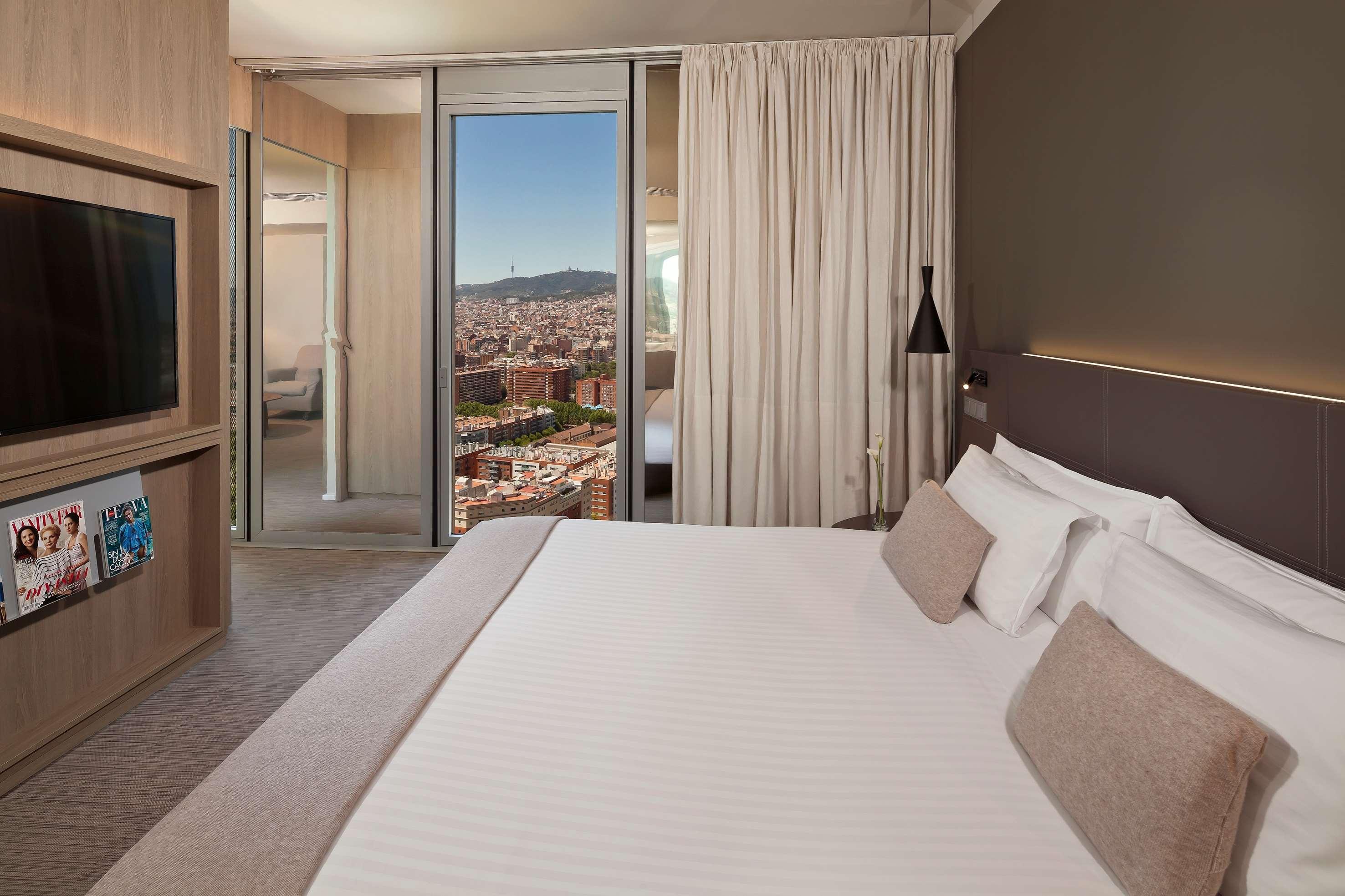 Отель The Level At Melia Barcelona Sky Экстерьер фото
