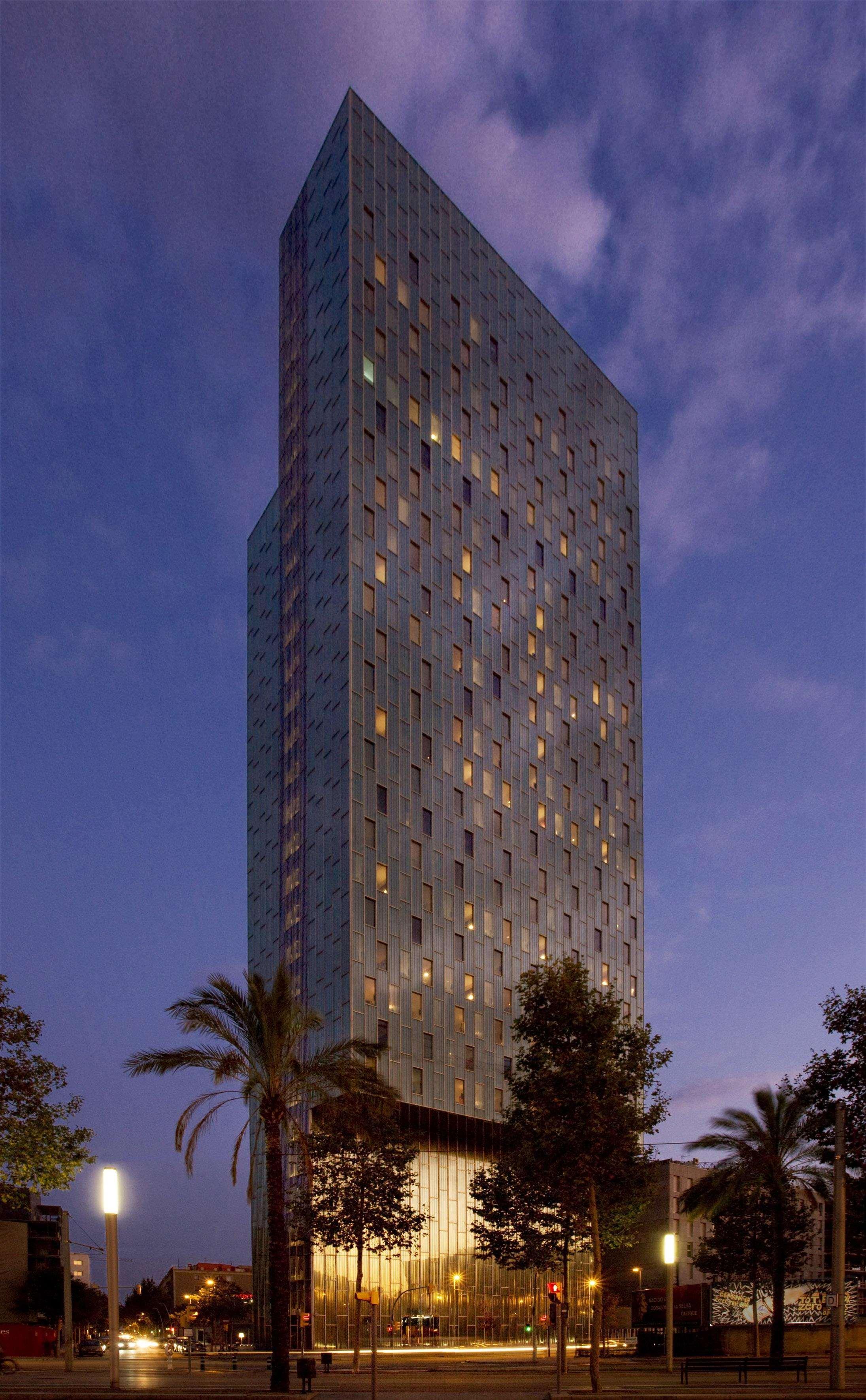 Отель The Level At Melia Barcelona Sky Экстерьер фото