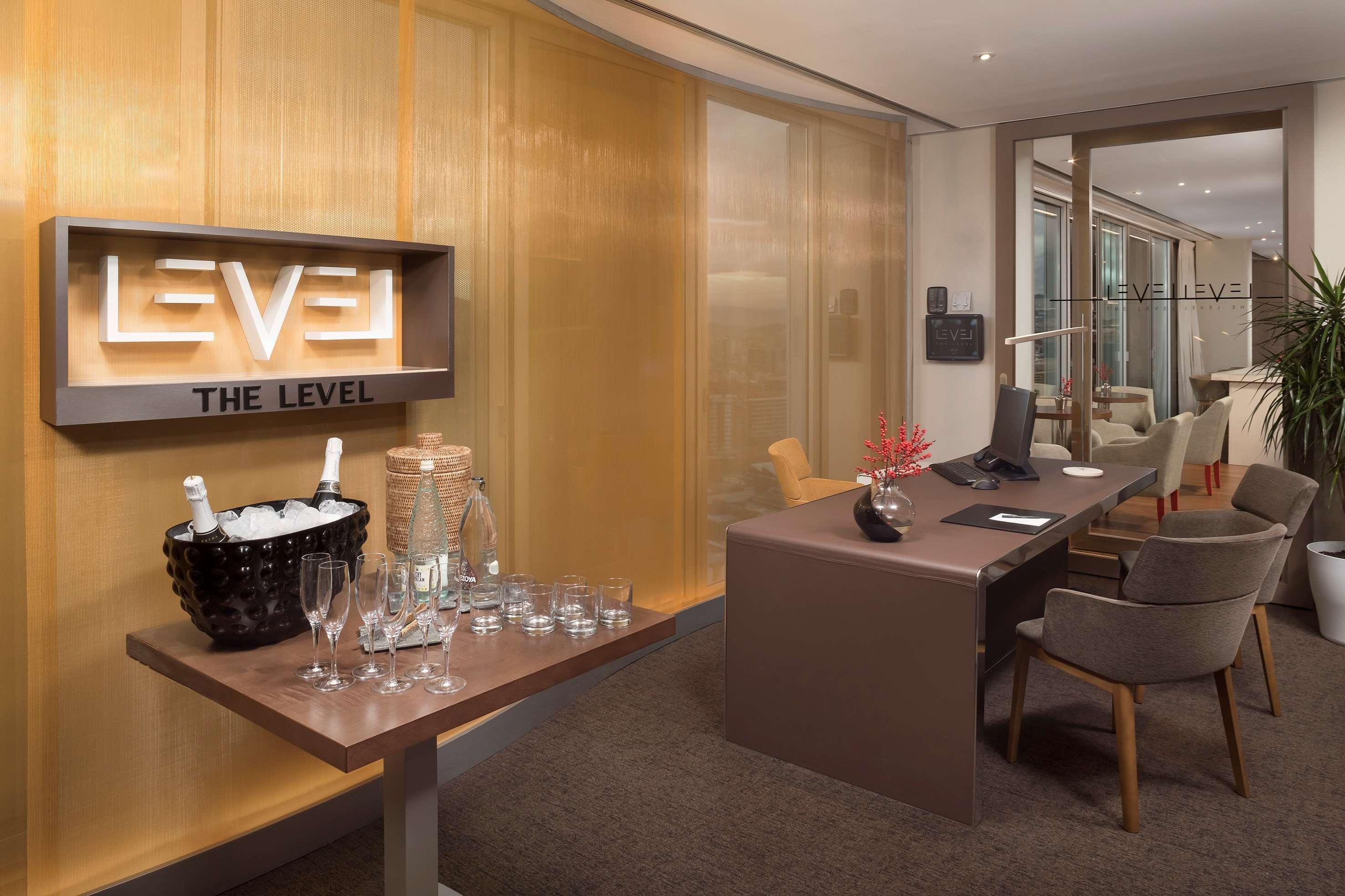 Отель The Level At Melia Barcelona Sky Экстерьер фото